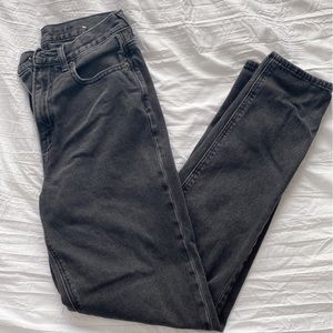 Black Highwaisted Mom Jean